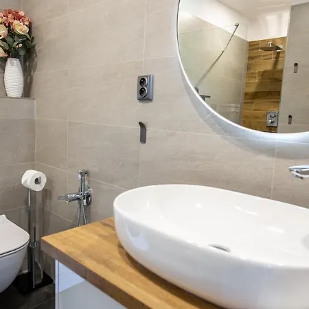 Lägenhet Apartman Dome B *